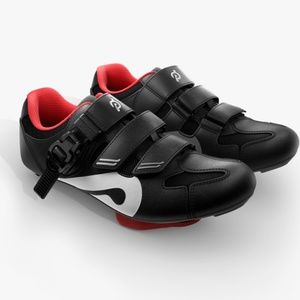 Peloton cycling shoes with cleats